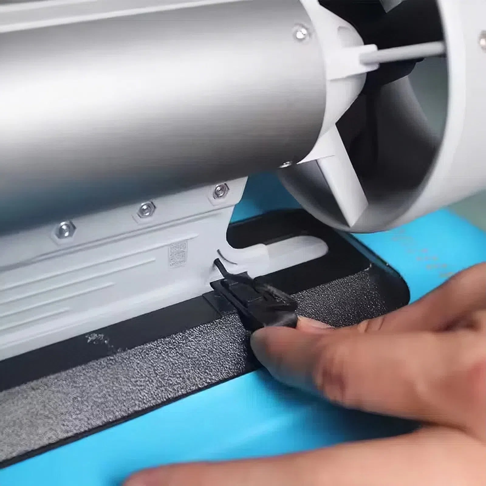 Y02 Elektrische Finne | 500 W Motor | Max. Schub 10 kg/22 lbs | Max. Ausdauer 180 Minuten (36 Ah) | Max. Ganggeschwindigkeit 8 km/h, Fernbedienung einstellbar 